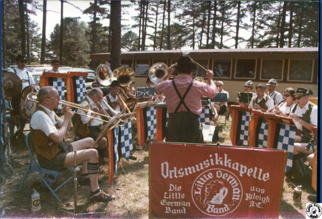 1978 06 10 21 EPA picnic Fairgrounds Youth Center.jpg